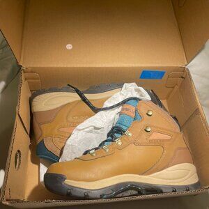 Columbia Newton Ridge Plus Waterproof Hiking Boots | Women’s 7.5 W | Elk/Blue